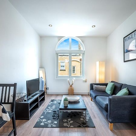 One-Bed Flat, Kensington, Bank Payment To The Host Within 24H From The Reservation Apartamento Londres Exterior foto