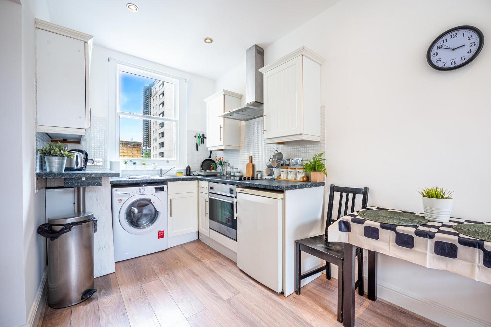 One-Bed Flat, Kensington, Bank Payment To The Host Within 24H From The Reservation Apartamento Londres Exterior foto